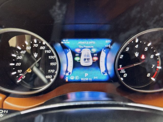 2017 Maserati Levante photo 3